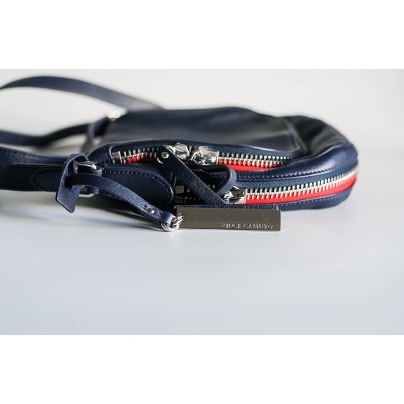 Preowned Navy Leather Vince Camuto Crossbody Bag with Red and Silver Details - Picture 4 of 7